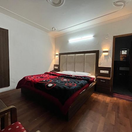 Hotel Premier Mall Road Manali Exterior photo