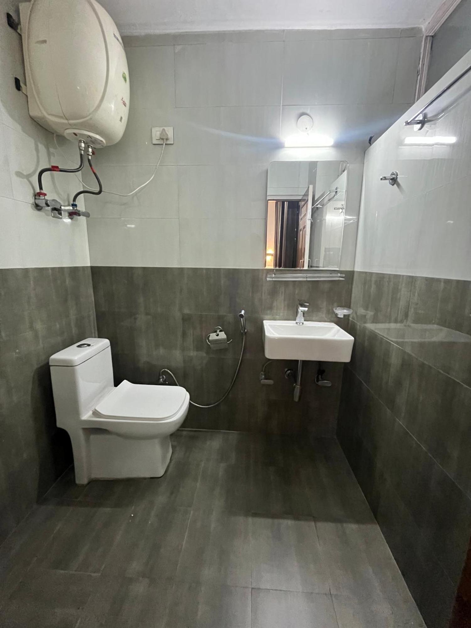 Hotel Premier Mall Road Manali Exterior photo
