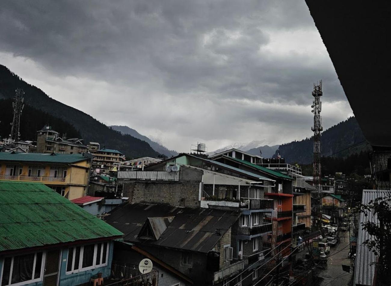 Hotel Premier Mall Road Manali Exterior photo